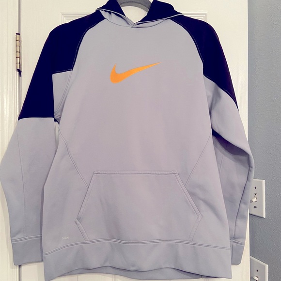 Nike Other - Nike boys / youth 18 / 20 gray and black Nike-fit hoodie